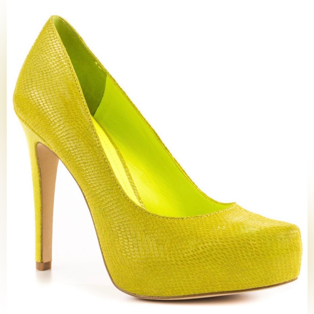 BCBG Generation Leather Lime Green Stiletto Heels size 5.5